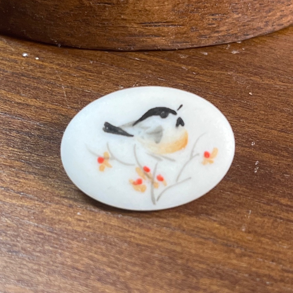 Nancy Gribble Vtg Hand Painted Porcelain Chickadee Bird Oval Brooch Pin Signed